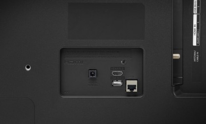 LG UQ9000 interfaces bottom.jpg