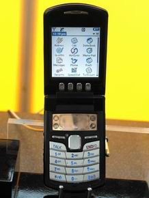 Samsung демонстрирует новый смартфон Bluechip под управлением Palm OS Samsung демонстрирует новый смартфон Bluechip под управлением Palm OS